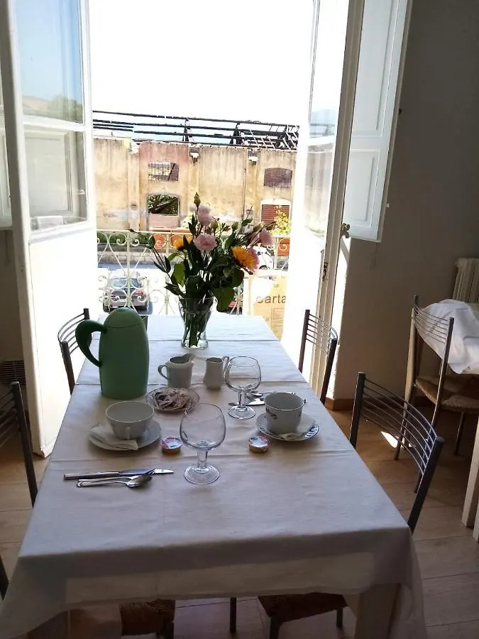 Bed and Breakfast Binario 5 Lucca Bed & Breakfast