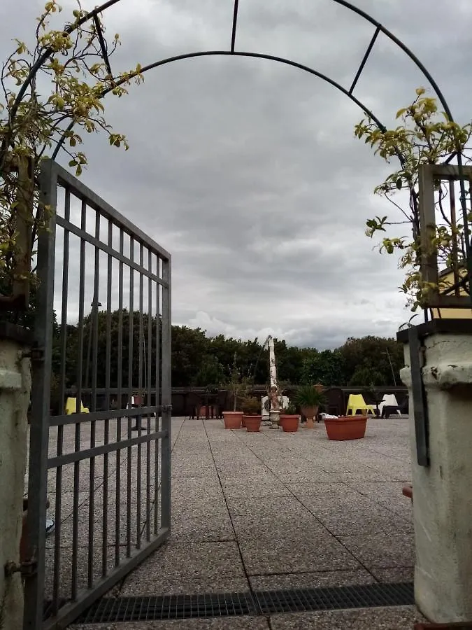 Bed and Breakfast Binario 5 Lucca Italia