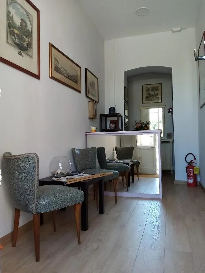 Binario 5 Bed & Breakfast Lucca 0*,  Italy