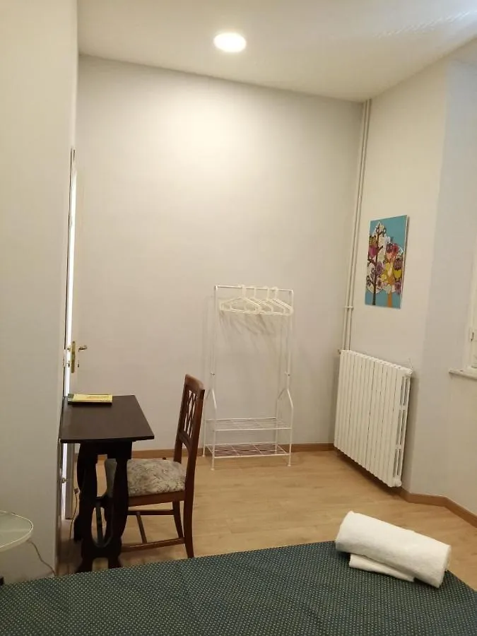 לינה וארוחת בוקר לוקה Binario 5 איטליה