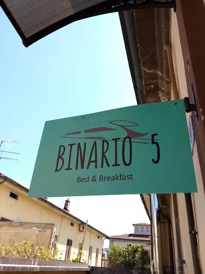 לינה וארוחת בוקר לוקה Binario 5